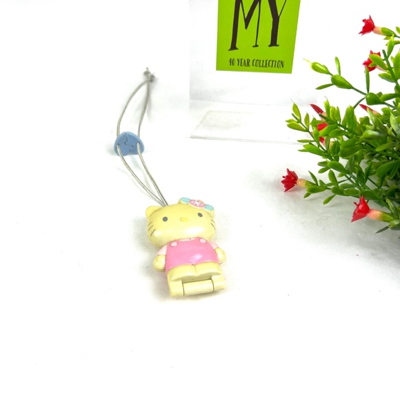 Hello Kitty Locket Necklace | Vintage McDonald’s Happy Meal Toy | Sanrio Collect - Picture 2 of 10